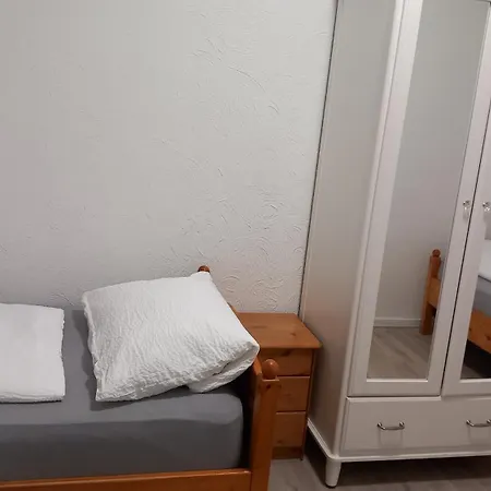Apartment Neumuehles Duisburg, Big Tv, Wlan, Coffee Machine, Ground Floor *
