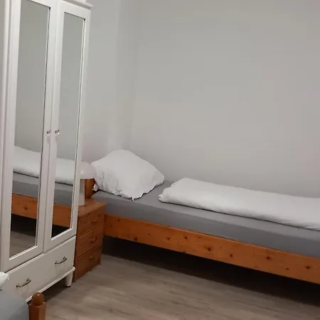 Apartment Neumuehles Duisburg, Big Tv, Wlan, Coffee Machine, Ground Floor *