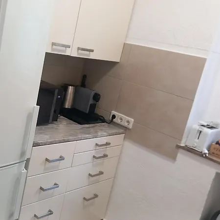 Apartment Neumuehles Duisburg, Big Tv, Wlan, Coffee Machine, Ground Floor *